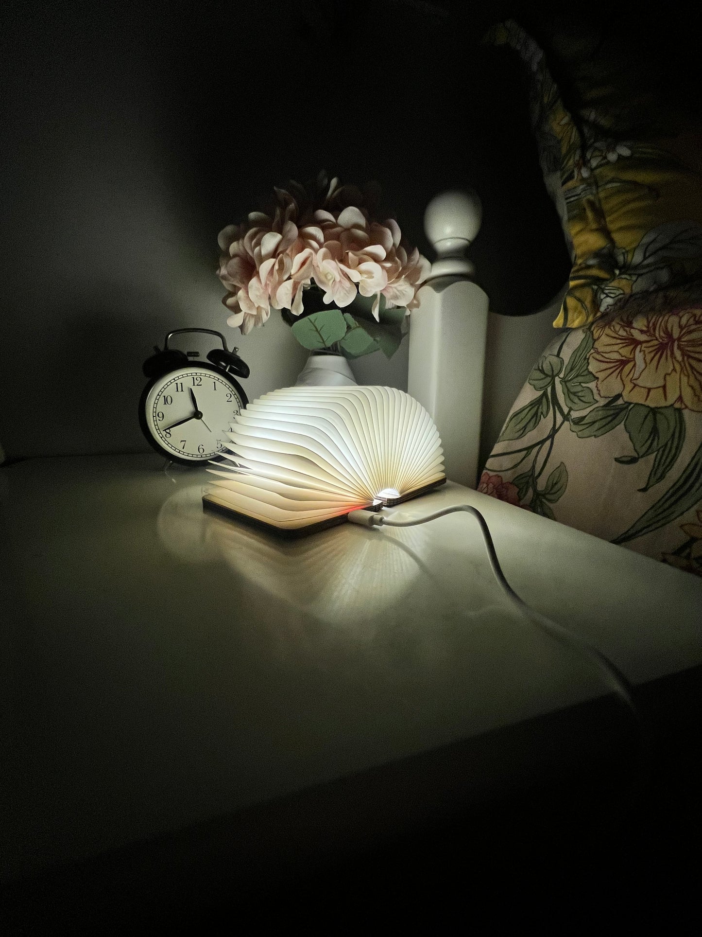 IlumiBook™ - Magical Book Lamp | Opens Like Real Book | USB Rechargeable Night Light for Kids & Adults